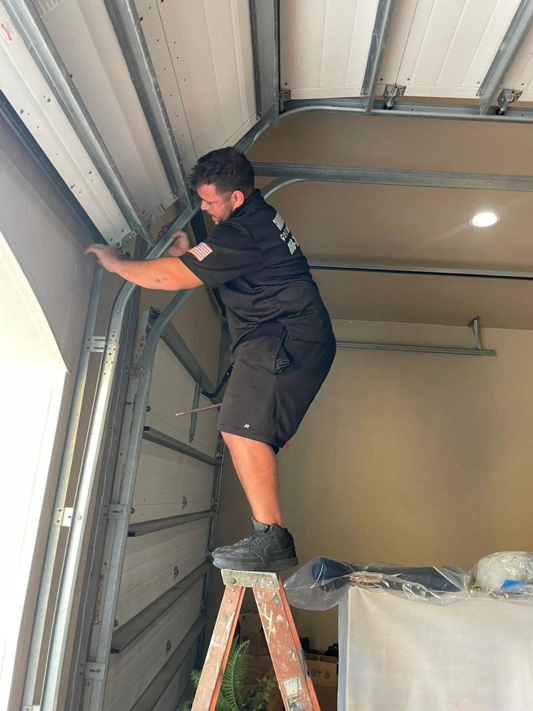Garage door repair work, gallery photo 4